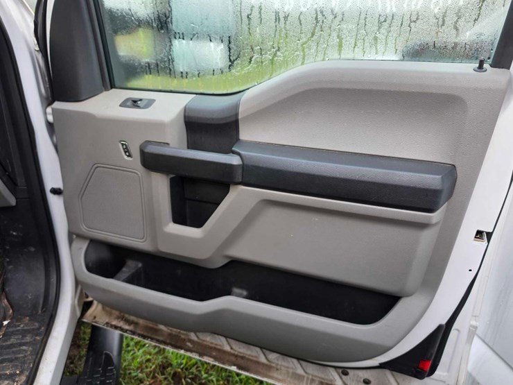 2019-ford-f250-xl-image-8
