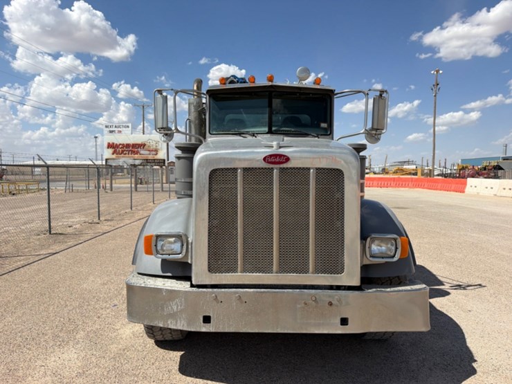 2012-peterbilt-367-image-2