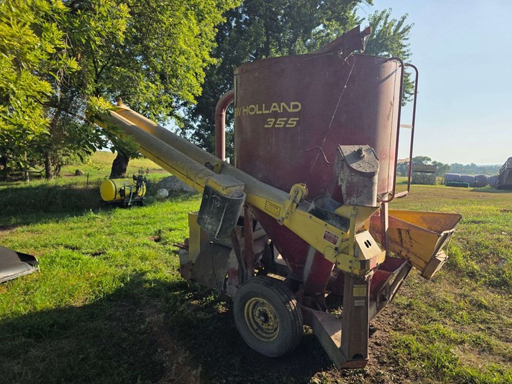 new-holland-355-image-5