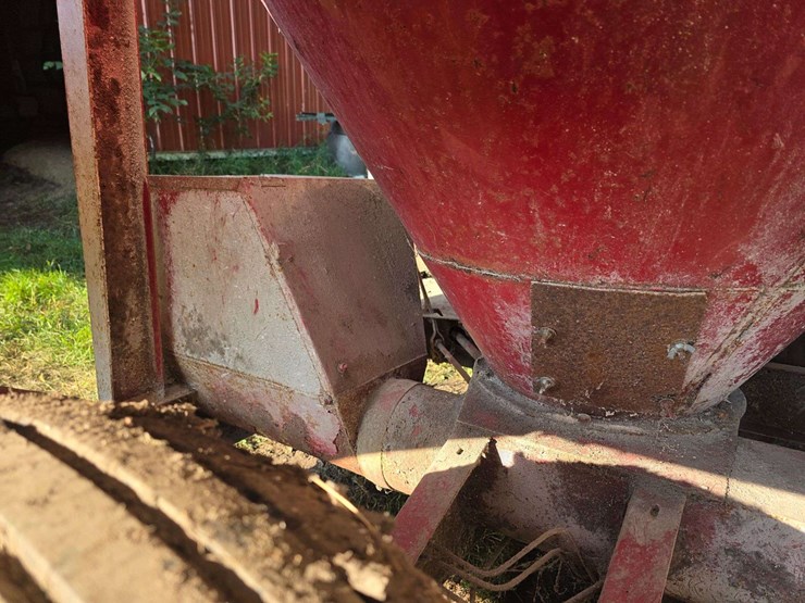 new-holland-355-image-14
