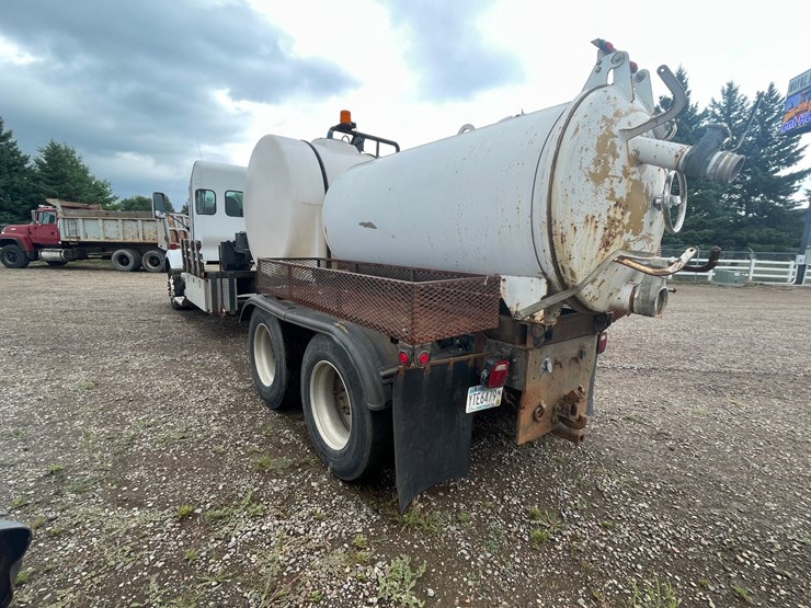 2007-kenworth-t800-image-2