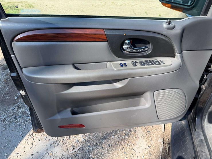 2004-gmc-envoy-image-31