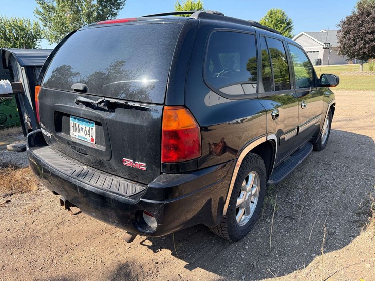 2004-gmc-envoy-image-5