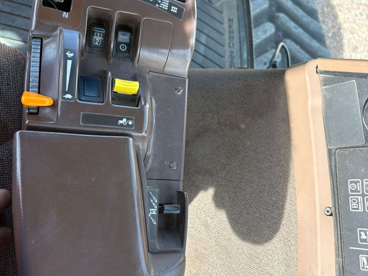 2006-john-deere-8430t-image-52