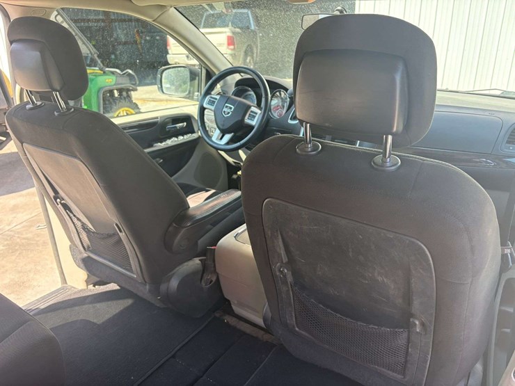 2016-dodge-grand-caravan-sxt-image-20