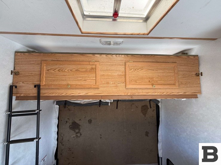 2002-tahoe-transport-21'-toy-hauler-travel-trailer-image-38