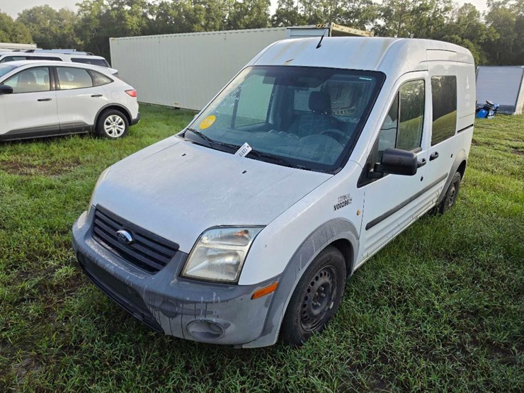 2010-ford-transit-connect-image-2