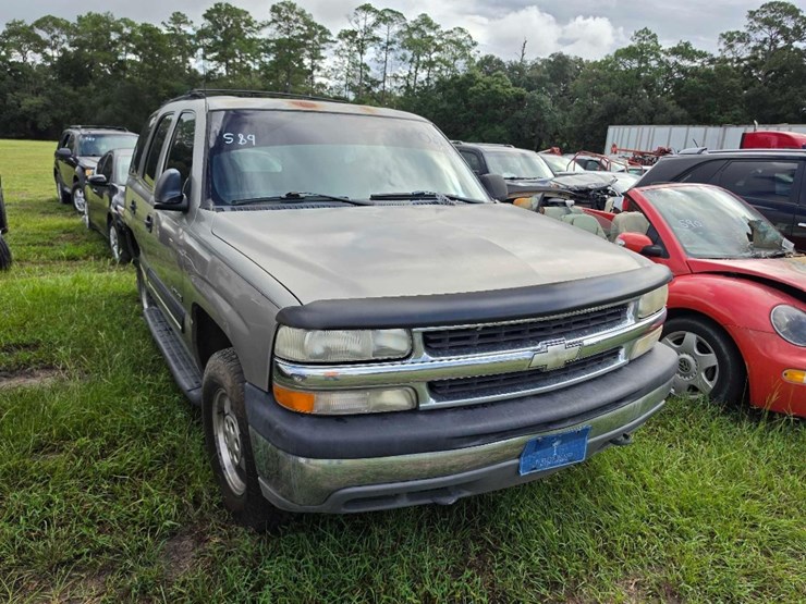2001-chevrolet-tahoe-image-1