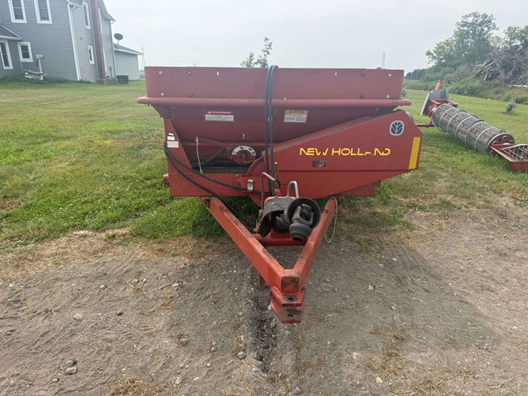 new-holland-155-image-5