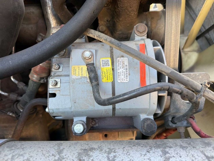 2005-freightliner-century-120-image-15
