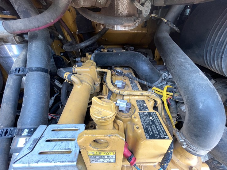 2013-caterpillar-236d3-image-19