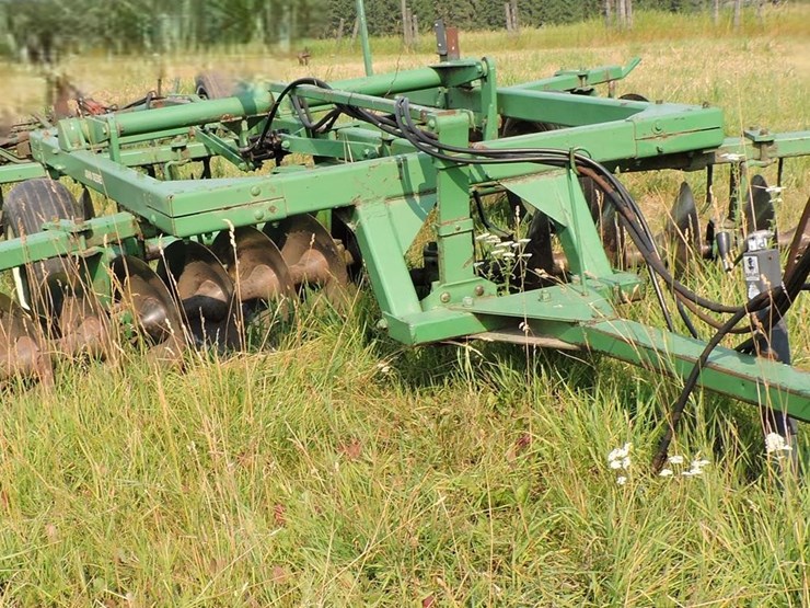 john-deere-16-image-2