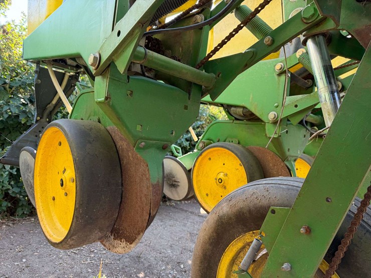 john-deere-7200-image-17