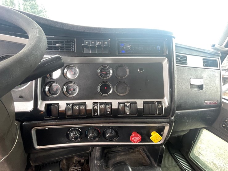 2007-kenworth-t800-image-39