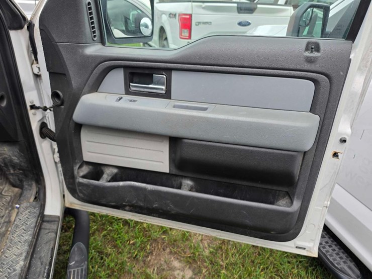 2014-ford-f150-xl-image-8