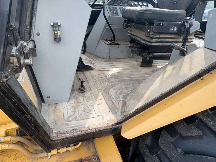 1995-caterpillar-426b-image-50