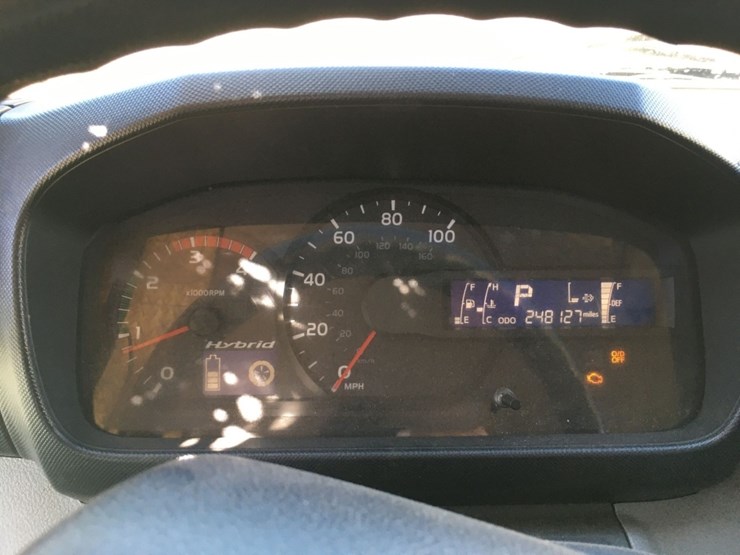 2015-hino-195h-image-9