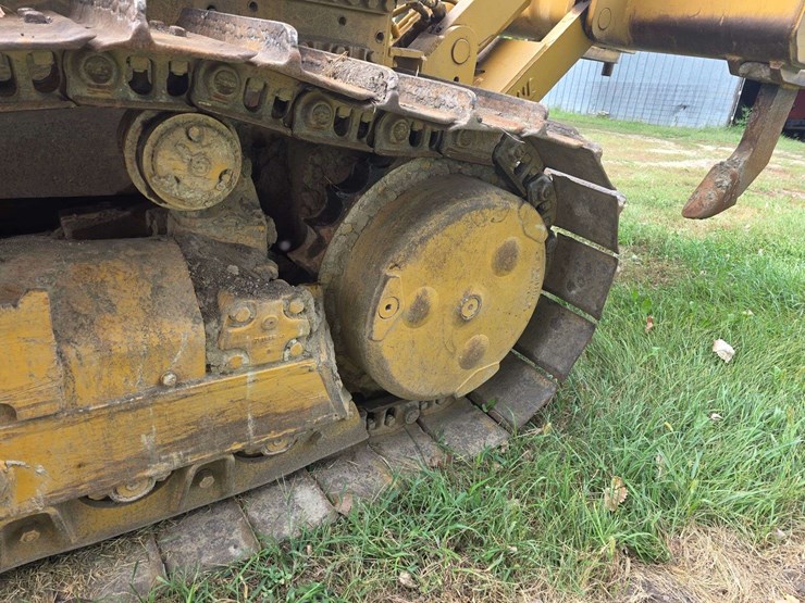 deere-750b-lt-image-9
