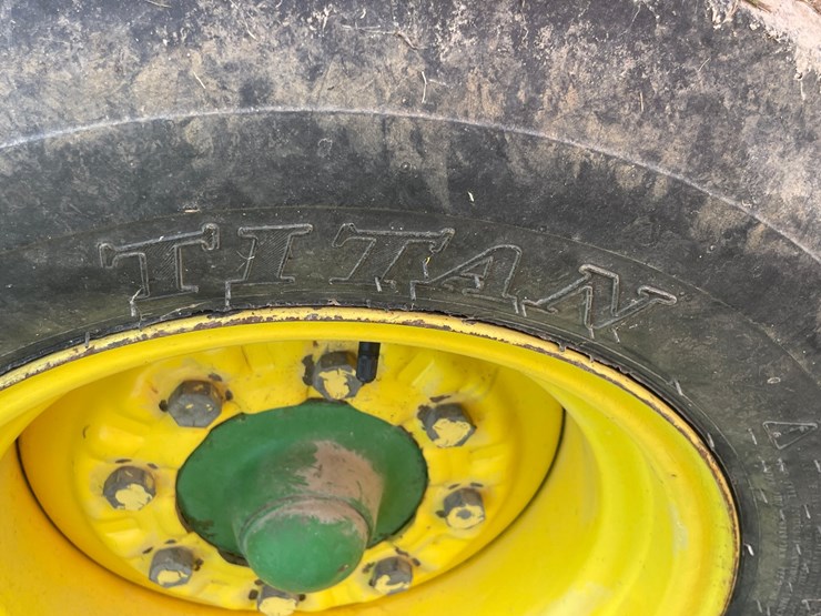 john-deere-1075-image-21