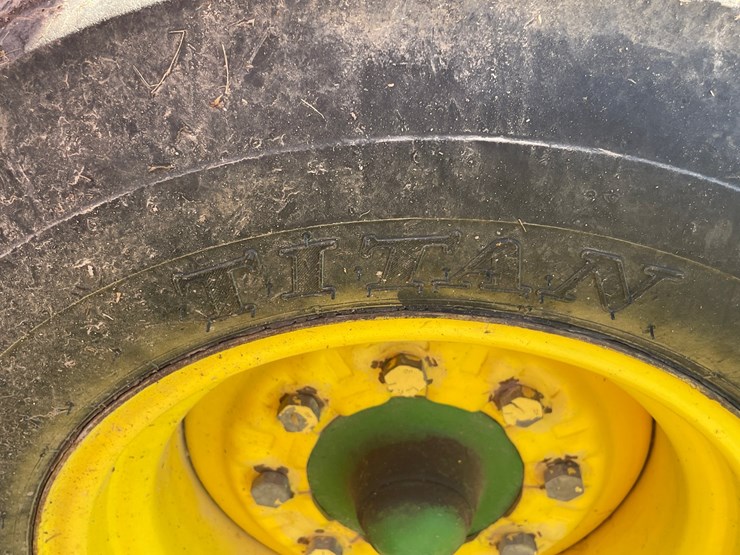 john-deere-1075-image-17