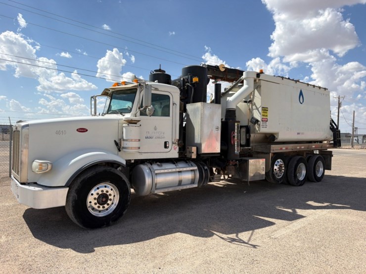 2019-peterbilt-367-image-1