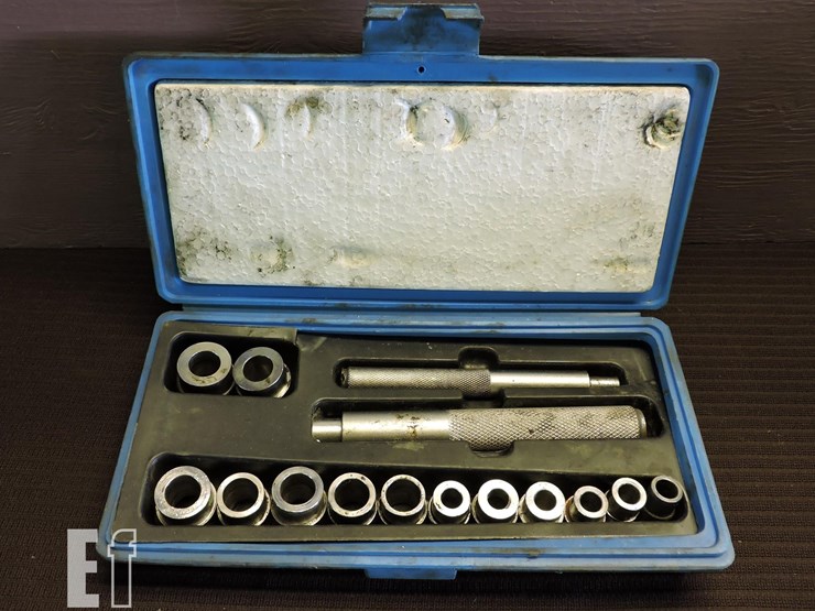 craftsman,-master-bushing,-bearing,-and-seal-drive-image-1