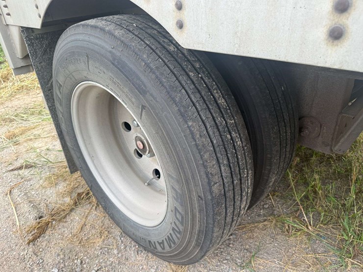 2003-wilson-livestock-trailer-image-27