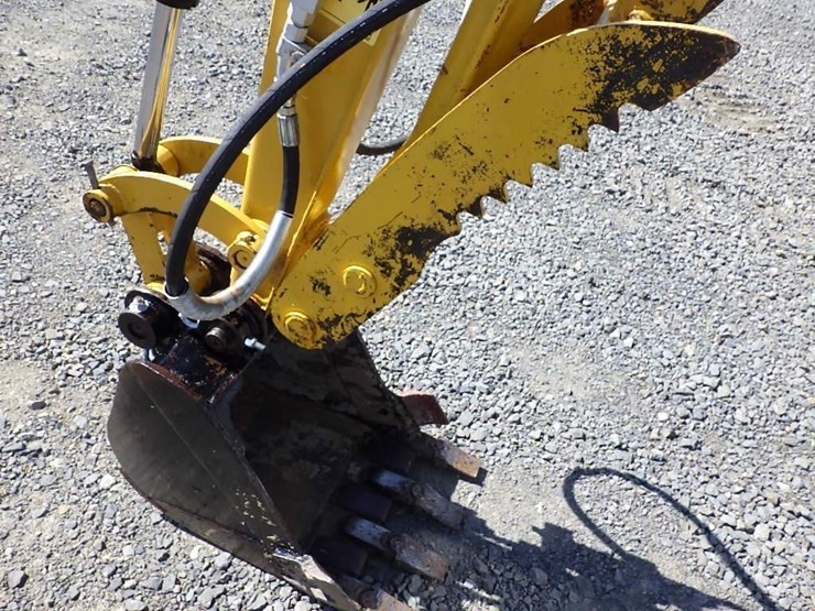 caterpillar-303-image-10