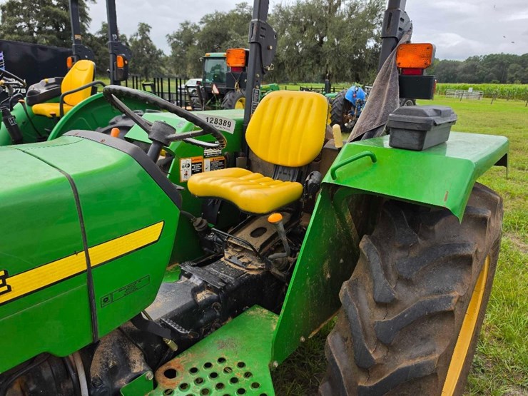 john-deere-5203-image-9