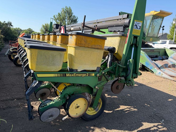 john-deere-7200-image-8