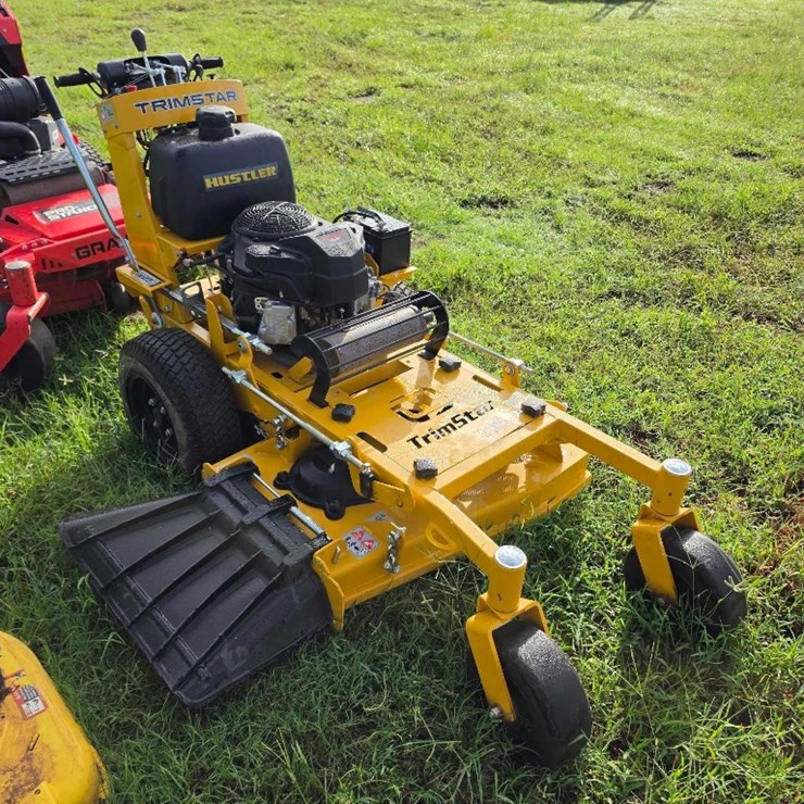 119 - HUSTLER TRIMSTAR WALK BEHIND ZERO TURN MOWER