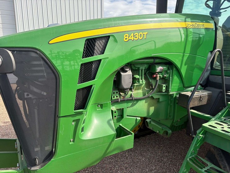 2006-john-deere-8430t-image-36
