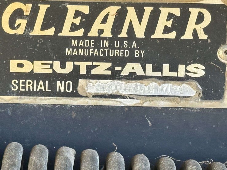 1991-gleaner-r60-image-22