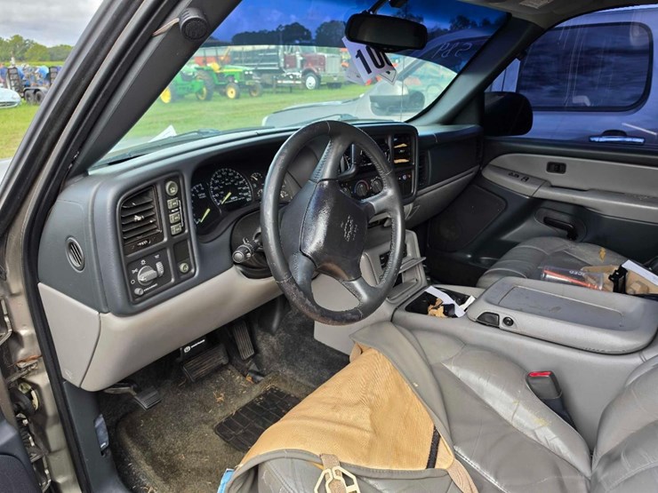 2001-chevrolet-tahoe-image-6