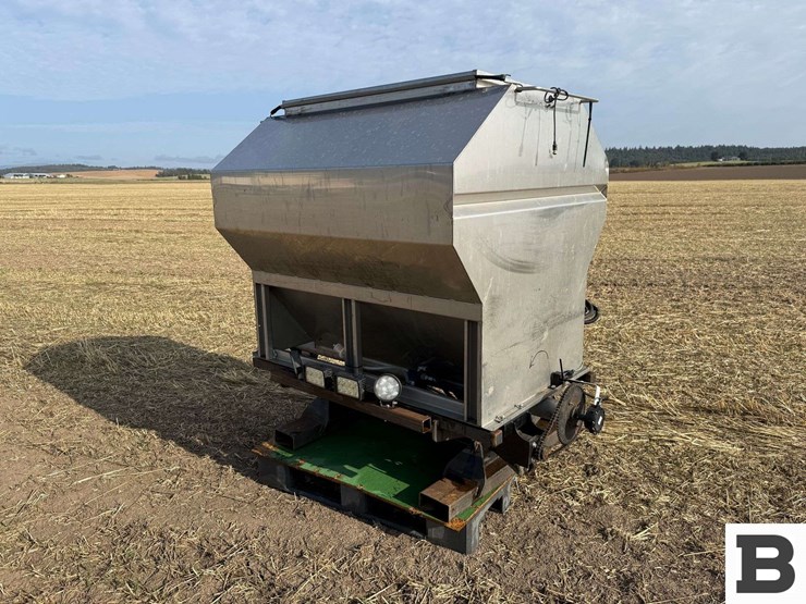 2008-custom-22.5'-air-seeder-image-38