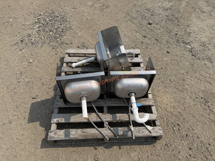 3--steel-commercial-hand-wash-sinks-image-1