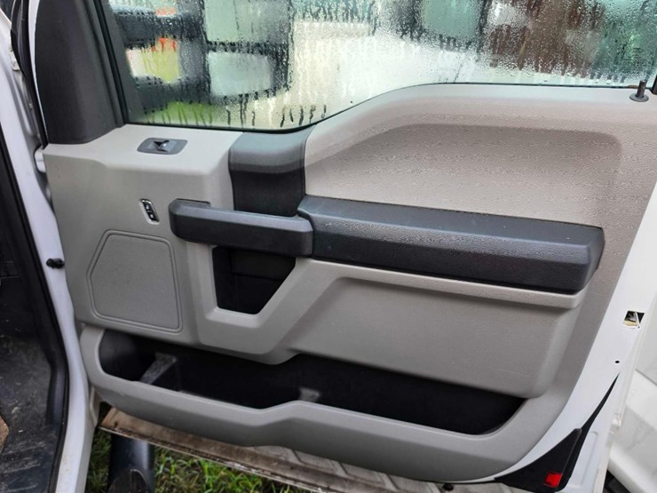 2018-ford-f250-xl-image-8