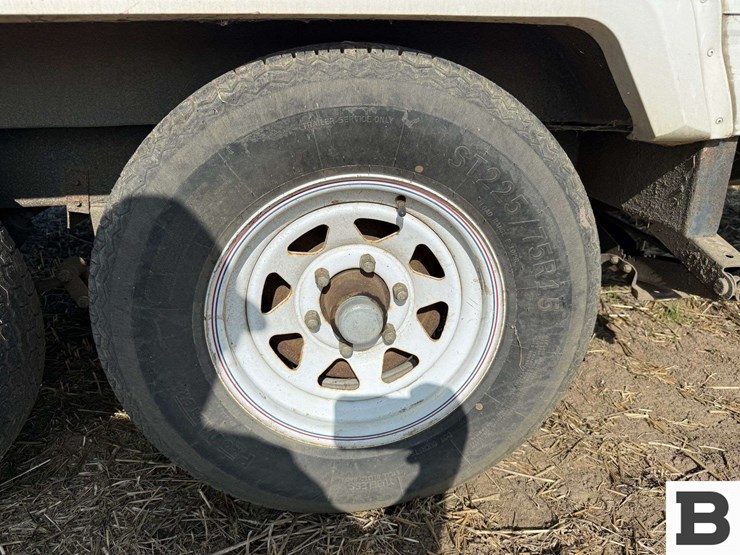 2002-tahoe-transport-21'-toy-hauler-travel-trailer-image-22
