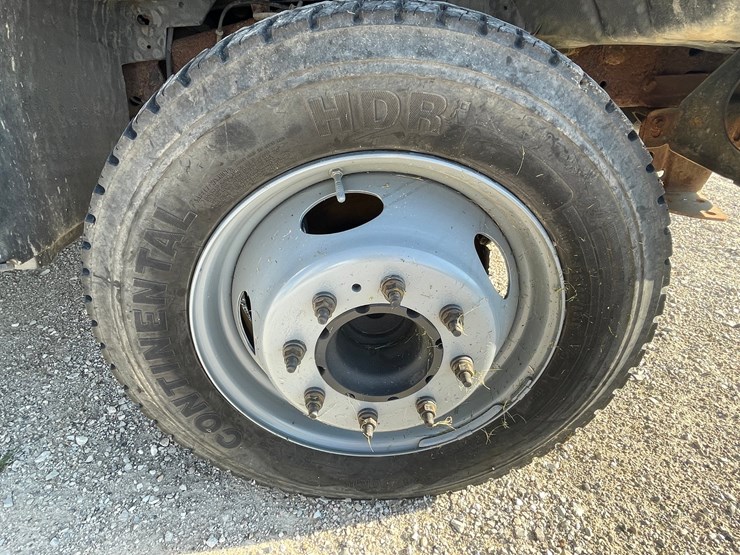2002-ford-f550-xl-image-15