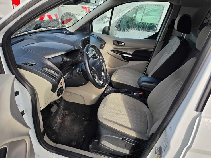 2022-ford-transit-connect-image-11