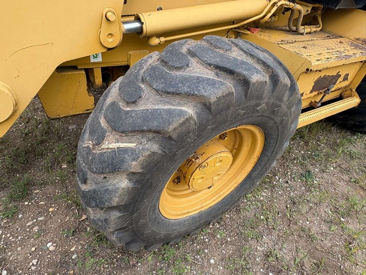 1995-caterpillar-426b-image-11