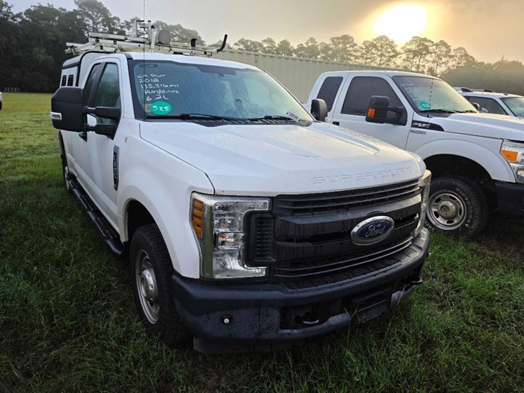 2018-ford-f250-xl-image-1
