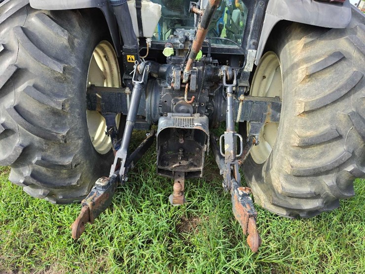 223---new-holland-tn70da-utility-tractor-image-7