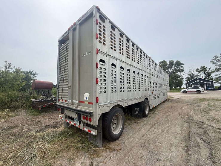 2003-wilson-livestock-trailer-image-11