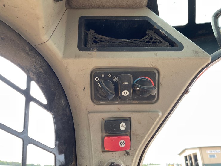 2013-caterpillar-236d3-image-29