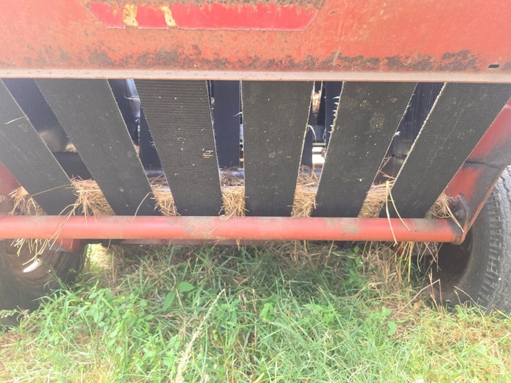 hesston-5540-image-33