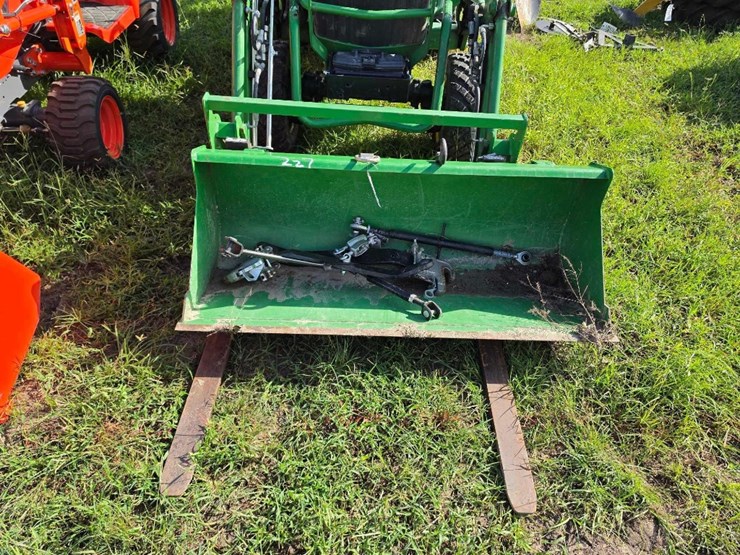 2021-john-deere-2025r-image-12