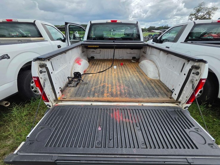 2020-ford-f150-xl-image-7