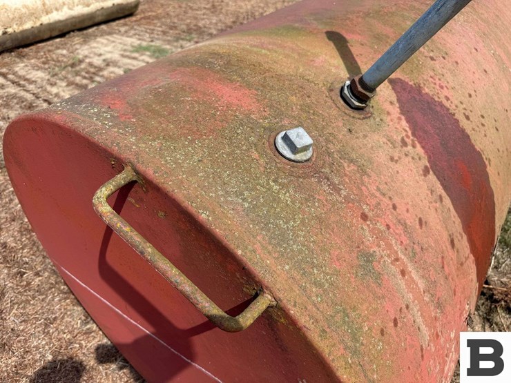 1,000-gallon-horizontal-fuel-tank-image-5
