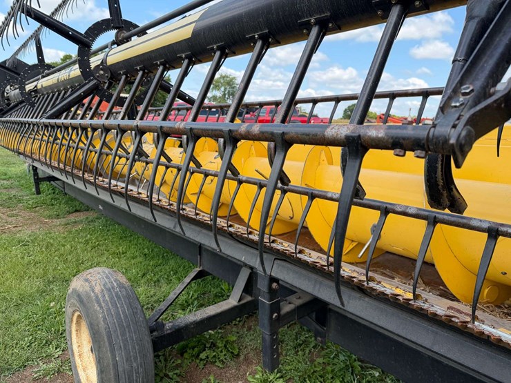 new-holland-73c-image-6